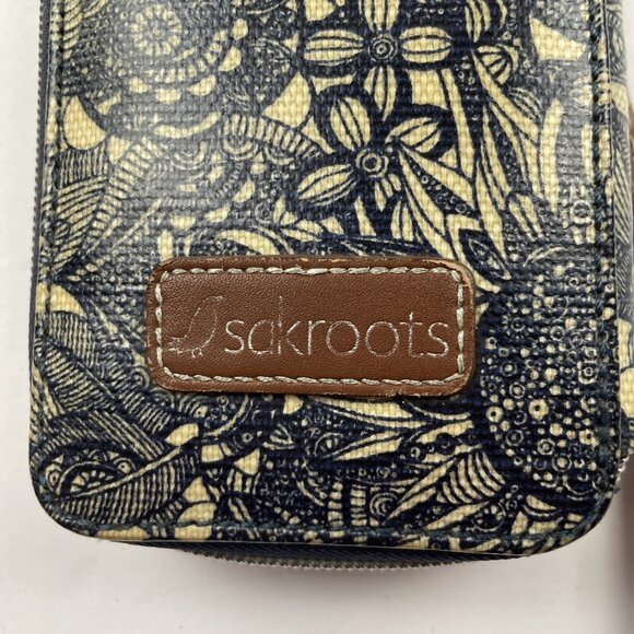 Sakroots Smartphone Wristlet Wallet Purse Crossbody Zip Around Card Slots - Picture 4 of 16